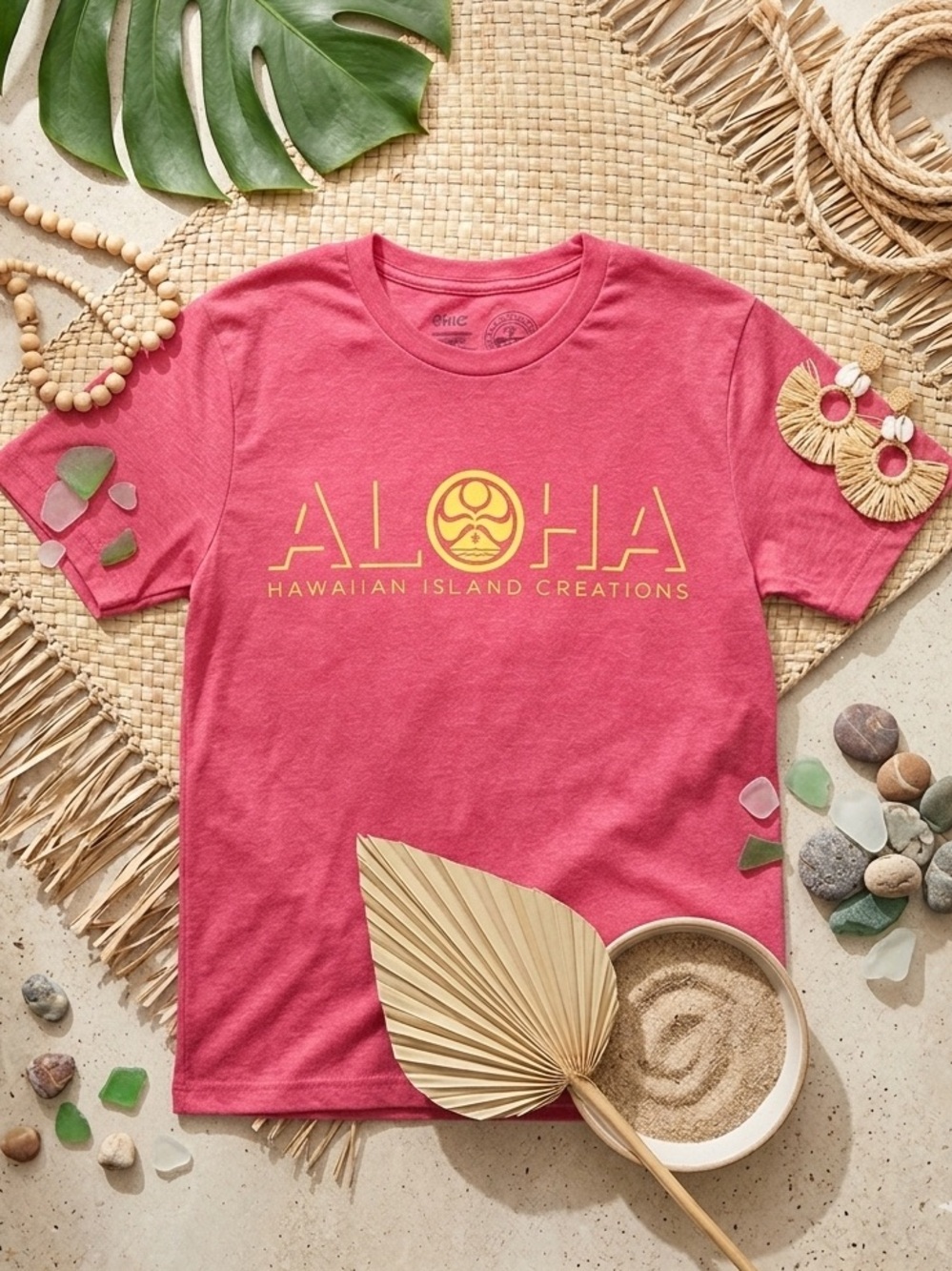 HIC Mens Hawaiian Island Creations "Aloha" Graphic Tee – Bright Raspberry & Gold